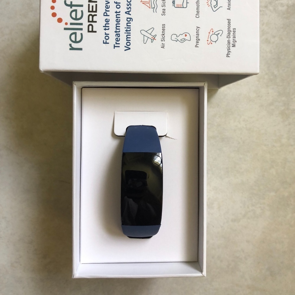 RELIEFBAND® PREMIER Motion sickness band, WEARABLE anti nausea wristband in blue